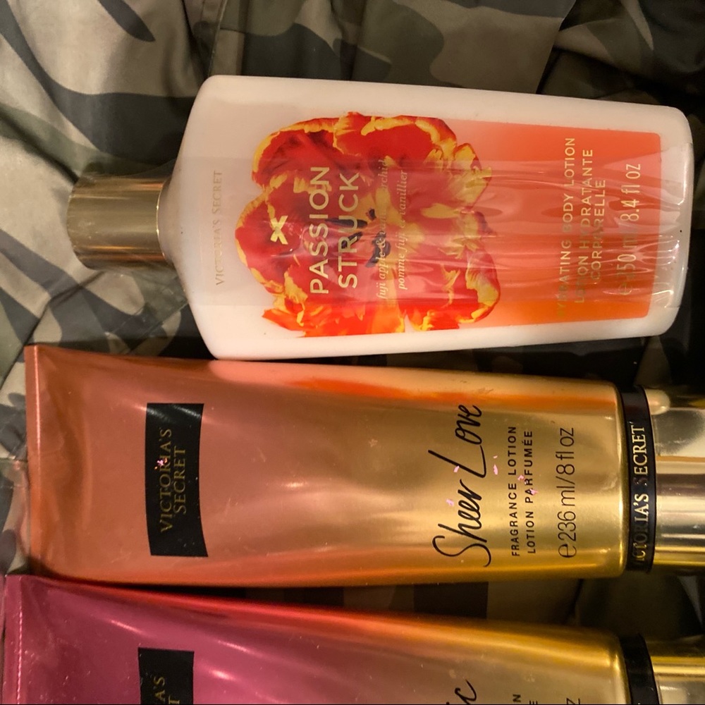 Victoria’s Secret lotions 1 for 15 or 2 for 25. Love Addict Romantic n more - Picture 4 of 5
